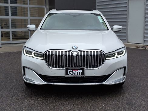 Used 2022 BMW 750i xDrive image 2
