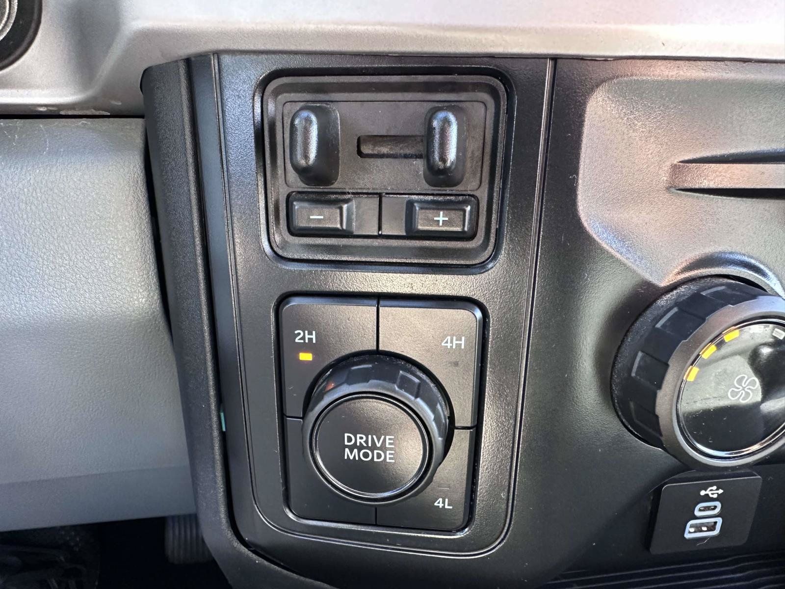 Used 2025 Ford F250 XLT AWD/4WD image 25