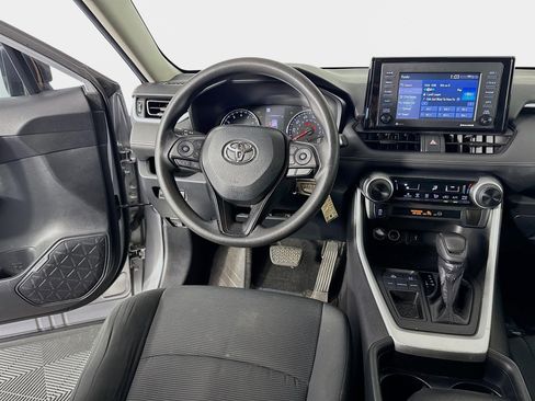 Used 2020 Toyota RAV4 LE image 22