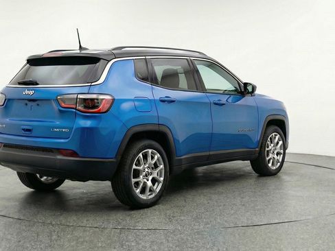 Used 2025 Jeep Compass Limited AWD/4WD image 7