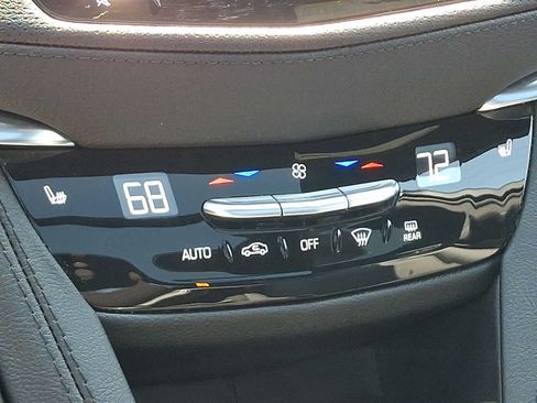 Used 2025 Cadillac XT5 Premium Luxury AWD/4WD image 16