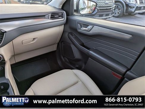 Used 2021 Ford Escape Titanium image 17