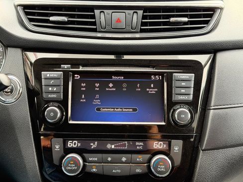 Used 2018 Nissan Rogue SV AWD/4WD image 55
