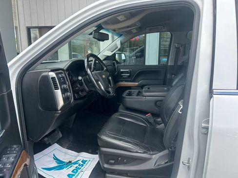 Used 2018 Chevrolet Silverado 1500 LTZ w/ LTZ Plus Package AWD/4WD image 15