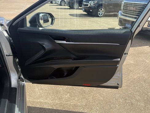 Used 2024 Toyota Camry SE image 43