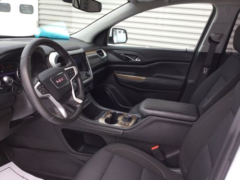 Used 2022 GMC Acadia SLE w/ Driver Convenience Package image 8