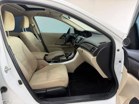 Used 2017 Honda Accord EX image 27