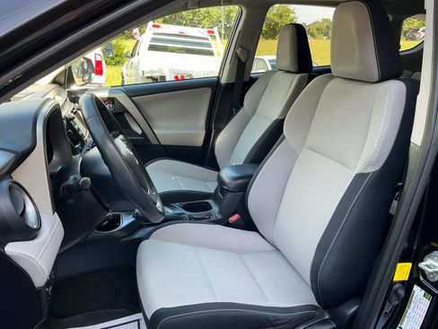 Used 2016 Toyota RAV4 XLE AWD/4WD image 16