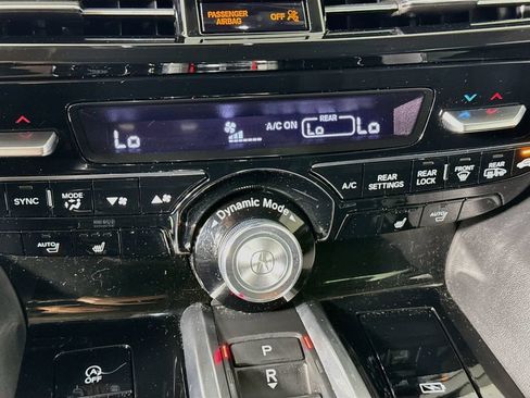 Used 2023 Acura MDX SH-AWD w/ Technology Package image 17