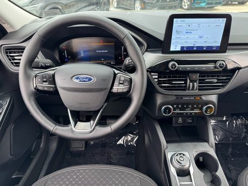 Certified 2025 Ford Escape Active w/ Cold Weather Package image 4