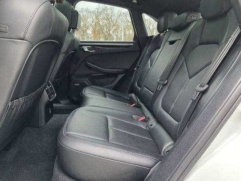 Used 2018 Porsche Macan image 28