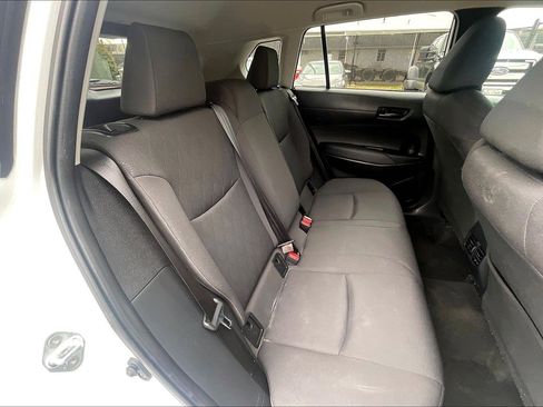 Used 2024 Toyota Corolla Cross LE image 31