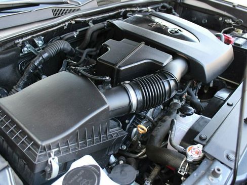 Used 2022 Toyota Tacoma TRD Sport AWD/4WD image 28