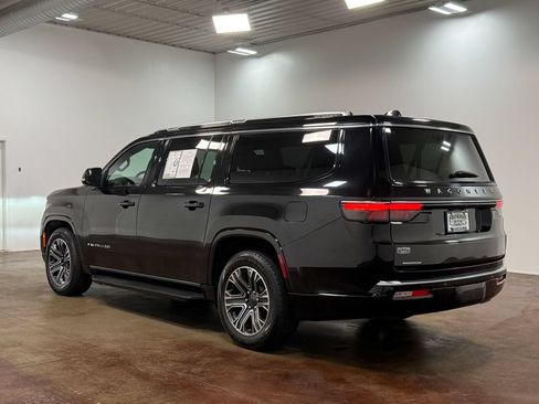 Used 2023 Jeep Wagoneer L Series II AWD/4WD image 5