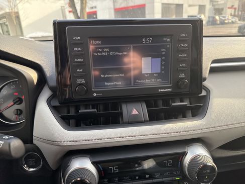 Used 2021 Toyota RAV4 XLE image 32