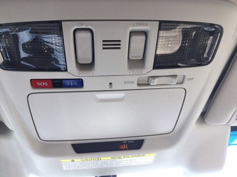 Used 2017 Subaru Outback 2.5i Limited image 42