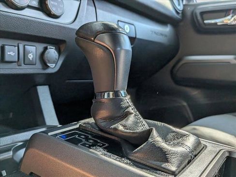 Used 2020 Toyota Tacoma TRD Sport image 16