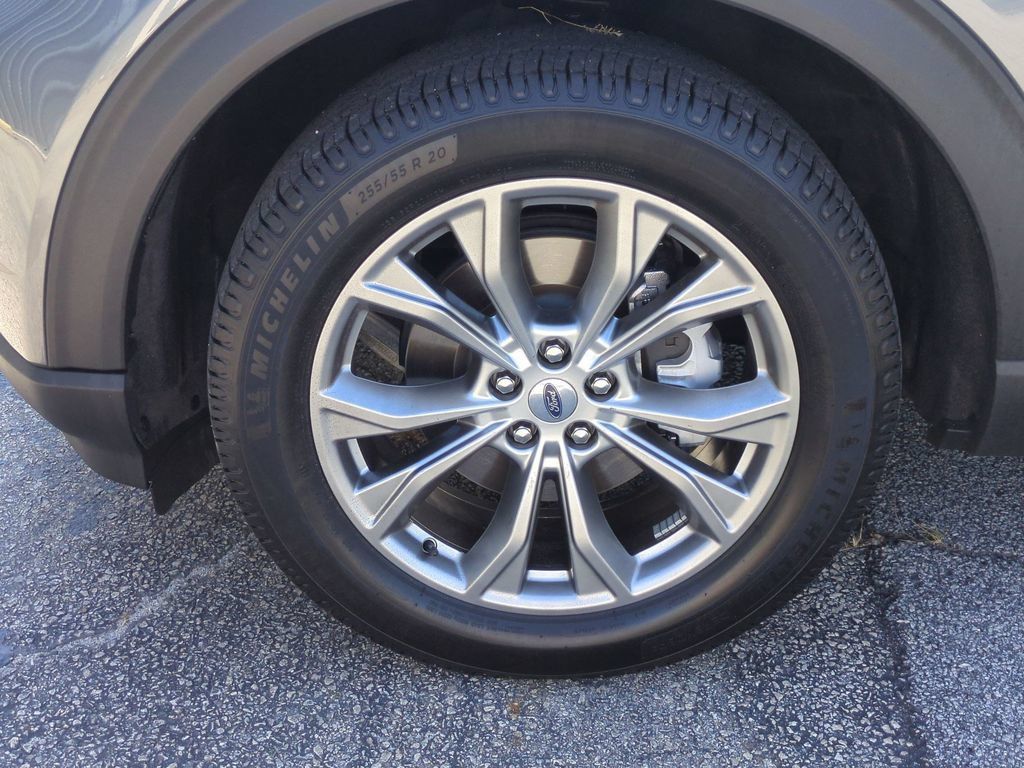 Certified 2021 Ford Explorer XLT w/ Equipment Group 202A RWD image 28