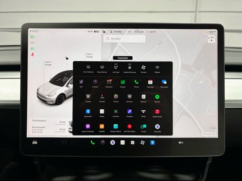 Used 2022 Tesla Model Y Long Range image 13