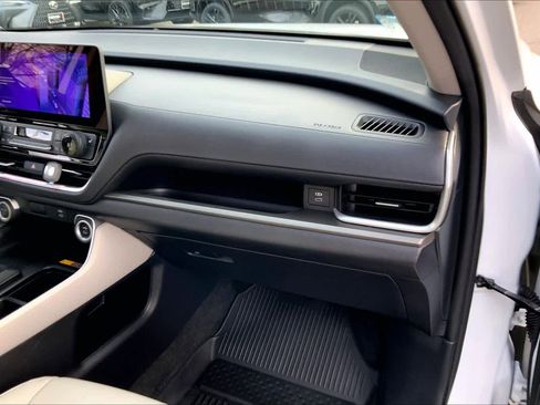 Used 2024 Toyota Grand Highlander XLE image 19