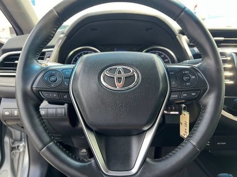 Used 2018 Toyota Camry SE FWD image 14