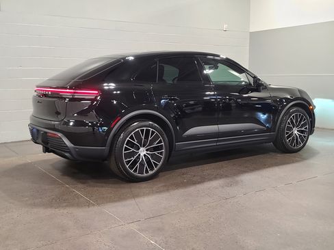 New 2026 Porsche Macan Electric RWD image 7