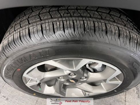 Used 2025 Chevrolet Trax LT image 18