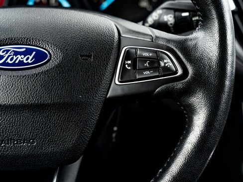 Used 2019 Ford Escape Titanium AWD/4WD image 25