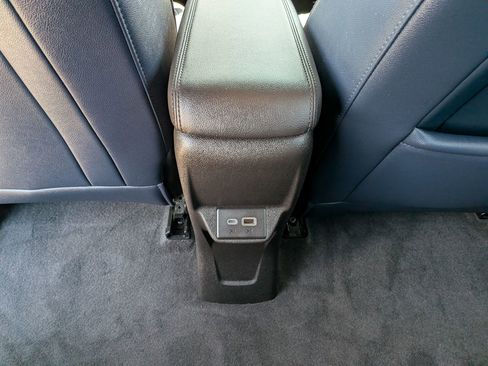 Used 2022 Chevrolet Bolt EUV LT w/ Convenience Package FWD image 27