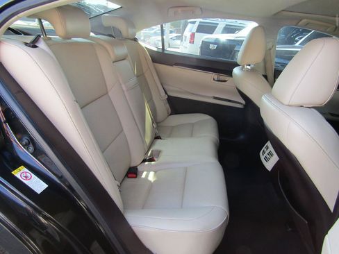 Used 2018 Lexus ES 350 w/ Premier Package FWD image 12