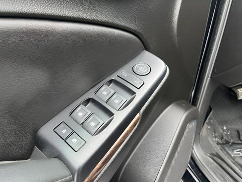 Used 2019 Chevrolet Tahoe LS image 19