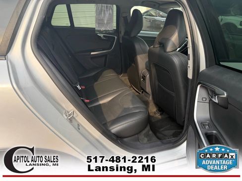 Used 2017 Volvo V60 T5 Cross Country Platinum w/ Climate Package image 21