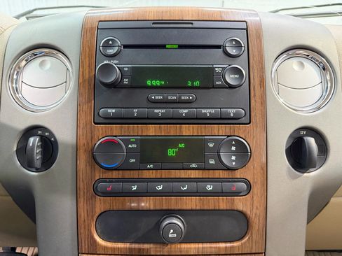 Used 2004 Ford F150 Lariat image 21