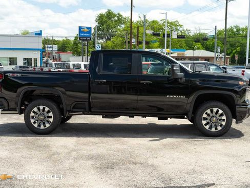 New 2026 Chevrolet Silverado 2500 Custom w/ Custom Value Package AWD/4WD image 4