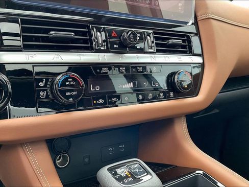 New 2026 Nissan Pathfinder Platinum w/ Cargo Package AWD/4WD image 33