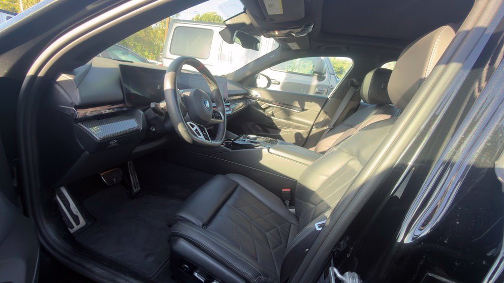 Used 2024 BMW i5 M60 w/ Premium Package AWD/4WD image 3
