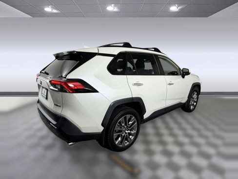 Used 2020 Toyota RAV4 Limited w/ Carpet Mat Package FWD image 9