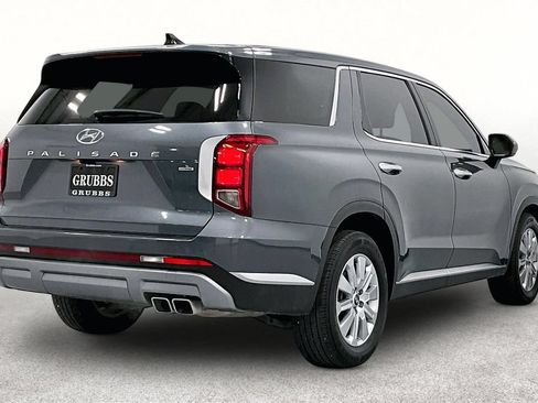Used 2024 Hyundai Palisade SE AWD/4WD image 2