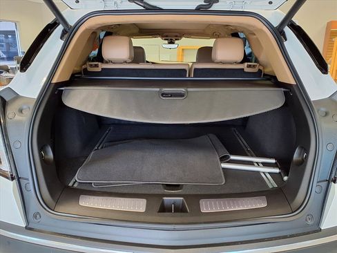 Certified 2023 Cadillac XT5 Sportv w/ Platinum Package image 17