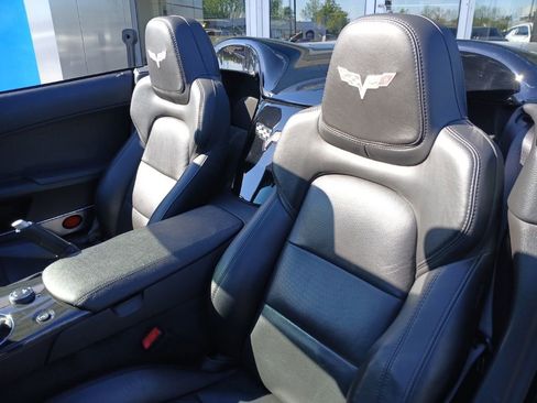 Used 2013 Chevrolet Corvette 427 w/ 1SB Preferred Equipment Group RWD image 19
