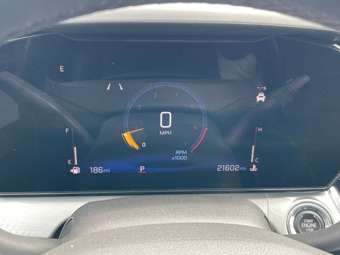 Used 2025 Chevrolet Trax LT w/ LT Convenience Package image 43