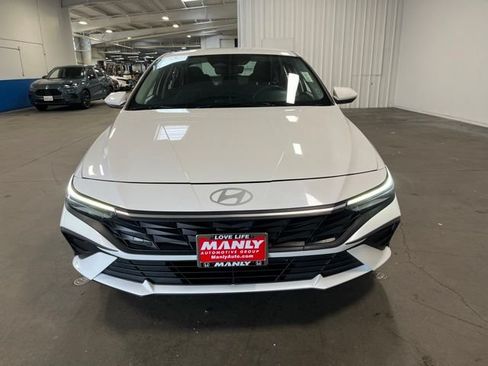 Used 2024 Hyundai Elantra SEL FWD image 8