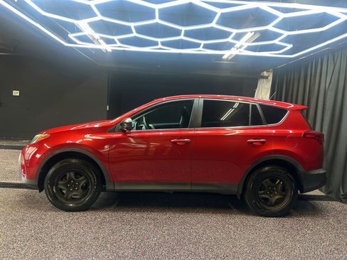 Used 2015 Toyota RAV4 LE AWD/4WD image 4