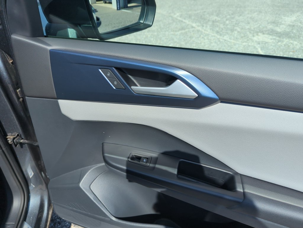 Certified 2023 Volkswagen Taos SE w/ Panoramic Sunroof Package FWD image 35