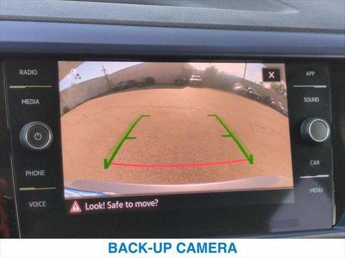 Used 2023 Volkswagen Taos SE w/ Panoramic Sunroof Package image 18