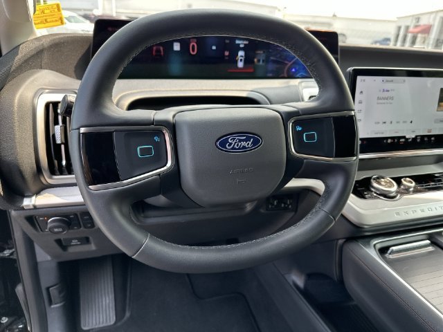 Used 2025 Ford Expedition Max Active AWD/4WD image 14