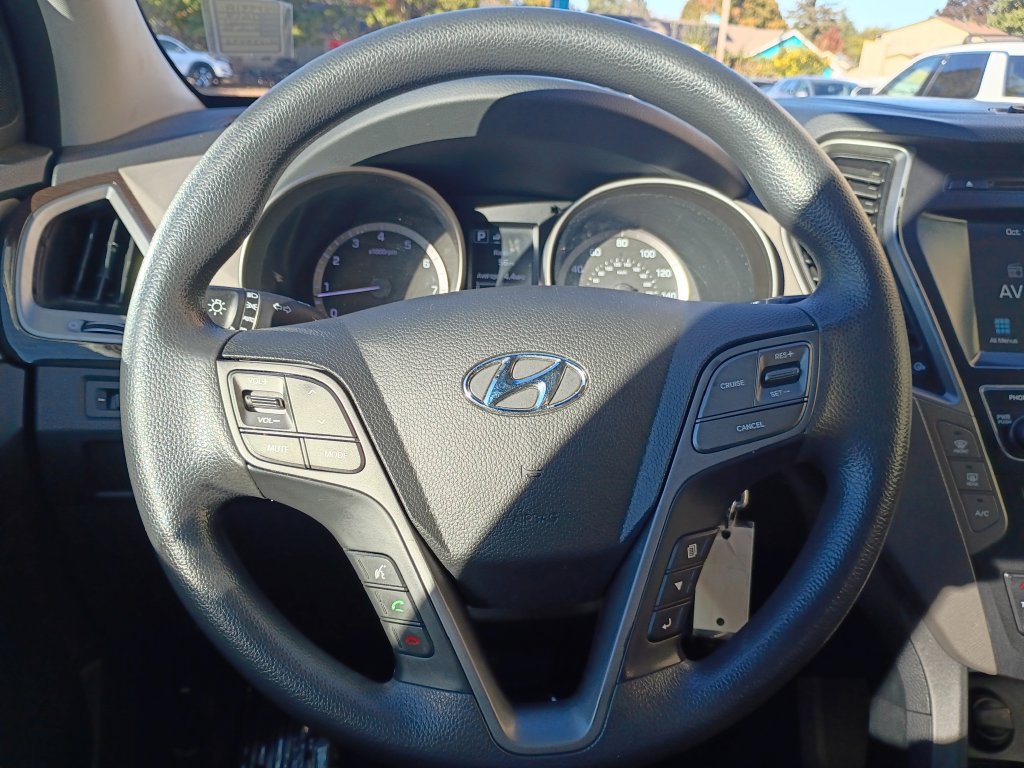 Used 2017 Hyundai Santa Fe SE w/ Cargo Package AWD/4WD image 26