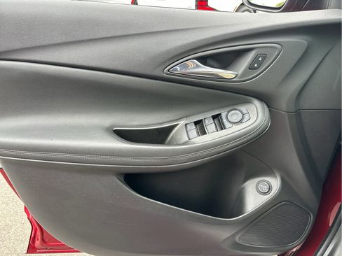 Used 2023 Buick Encore GX Select w/ Sport Touring Package FWD image 18