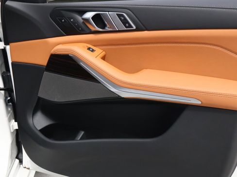 Used 2026 BMW X7 xDrive40i w/ Executive Package image 18