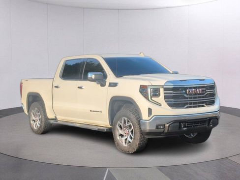 Used 2023 GMC Sierra 1500 SLT w/ SLT Premium Package AWD/4WD image 9
